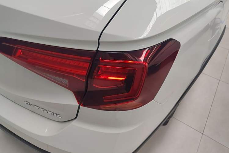 Used Volkswagen C-TREK 2017 1.6L Automatic Comfort Model Right Rear Taillight