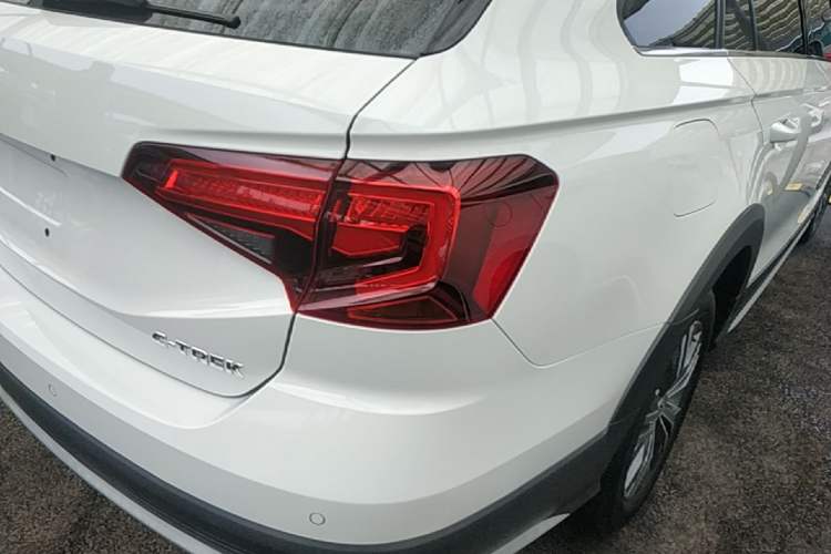 Used Volkswagen C-TREK 2017 1.6L Automatic Comfort Model Right Rear Taillight