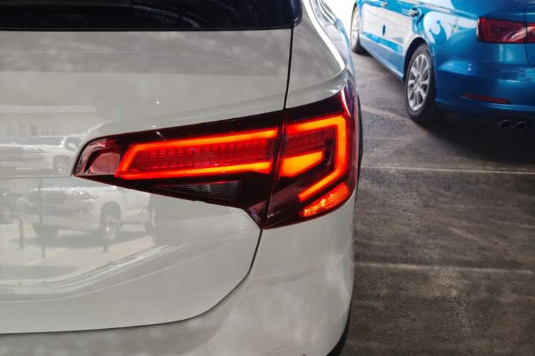 Used Volkswagen C-TREK 2017 230TSI DSG Comfort Version Right Rear Taillight