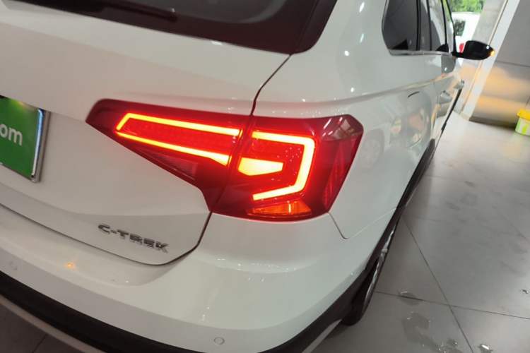 Used Volkswagen C-TREK 2017 1.6L Automatic Comfort Model Right Rear Taillight