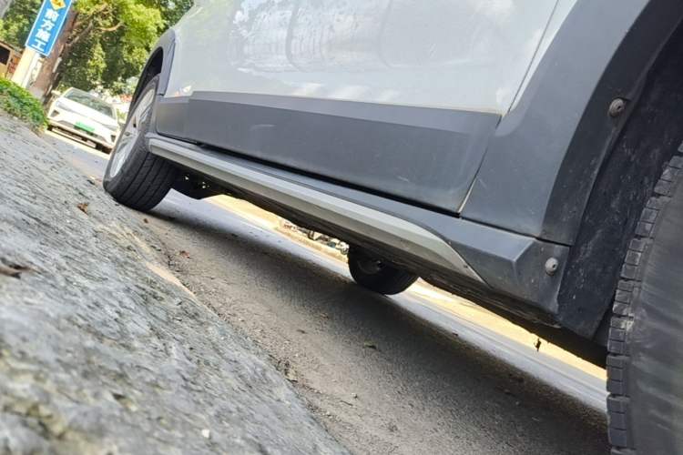 Used Volkswagen C-TREK 2017 1.6L Automatic Comfort Model Right Side Sill