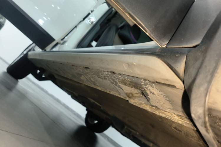 Used Volkswagen C-TREK 2017 1.6L Automatic Comfort Model Right Side Sill