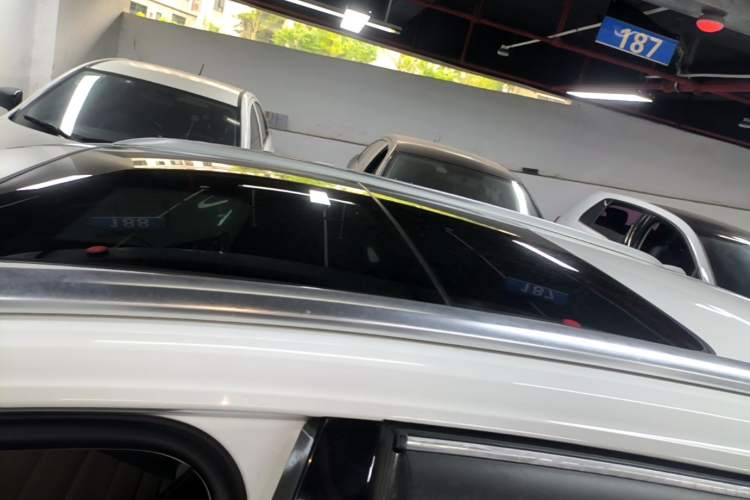 Used Volkswagen C-TREK 2017 1.6L Manual Comfort Model Roof