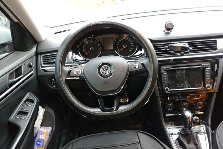 Used Volkswagen C-TREK 2017 230TSI DSG Luxury Model Steering Wheel