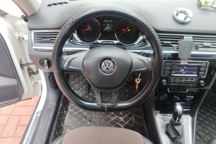 Used Volkswagen C-TREK 2017 230TSI DSG Comfort Version Steering Wheel