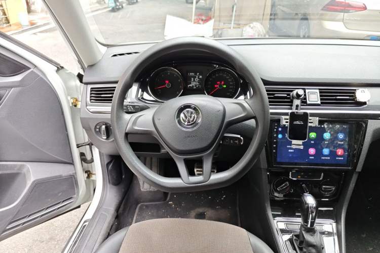 Used Volkswagen C-TREK 2017 230TSI DSG Comfort Version Steering Wheel