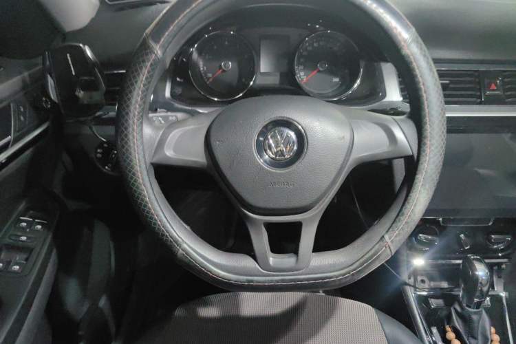 Used Volkswagen C-TREK 2017 230TSI DSG Comfort Version Steering Wheel