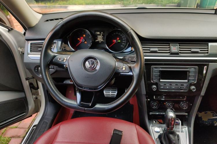Used Volkswagen C-TREK 2017 230TSI DSG Luxury Model Steering Wheel