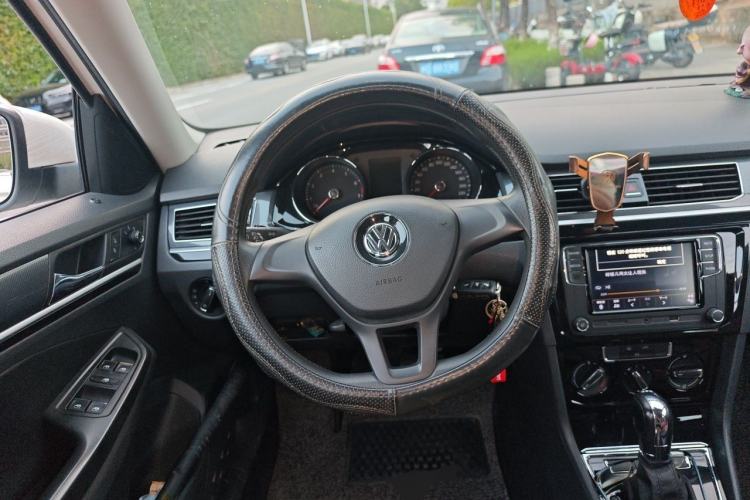 Used Volkswagen C-TREK 2017 230TSI DSG Comfort Version Steering Wheel