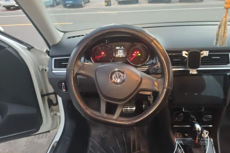 Used Volkswagen C-TREK 2017 1.6L Automatic Comfort Model Steering Wheel