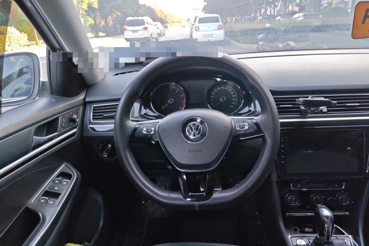 Used Volkswagen C-TREK 2017 230TSI DSG Luxury Model Steering Wheel