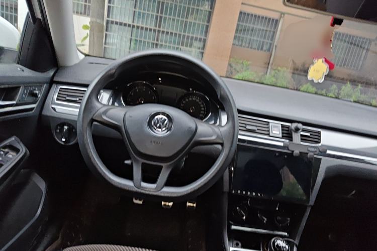 Used Volkswagen C-TREK 2017 230TSI Manual Comfort Version Steering Wheel