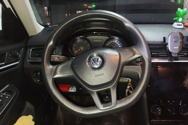Used Volkswagen C-TREK 2017 1.6L Automatic Comfort Model Steering Wheel