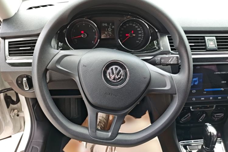 Used Volkswagen C-TREK 2017 230TSI DSG Comfort Version Steering Wheel