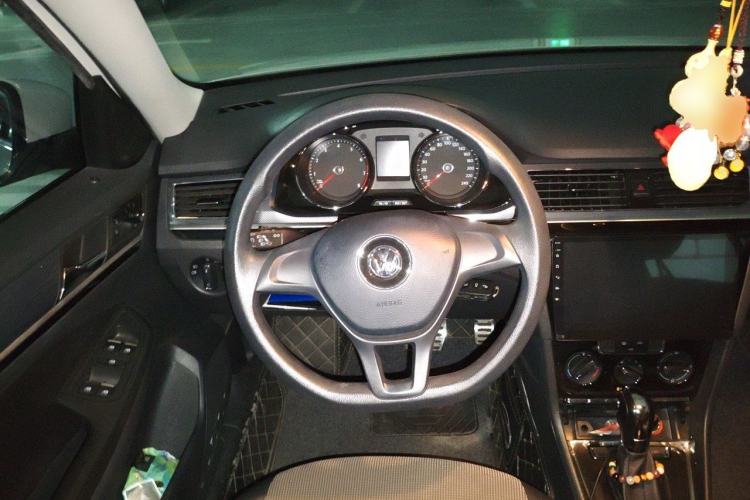 Used Volkswagen C-TREK 2017 1.6L Automatic Comfort Model Steering Wheel