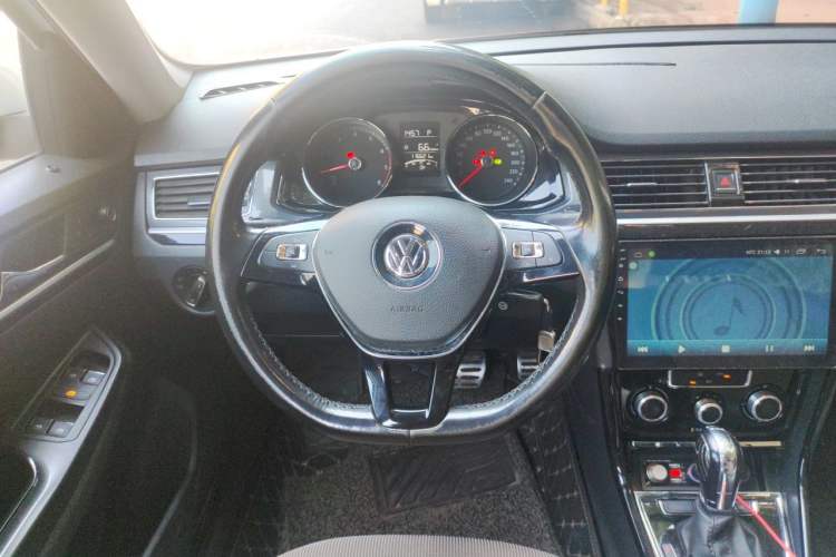Used Volkswagen C-TREK 2017 230TSI DSG Comfort Version Steering Wheel