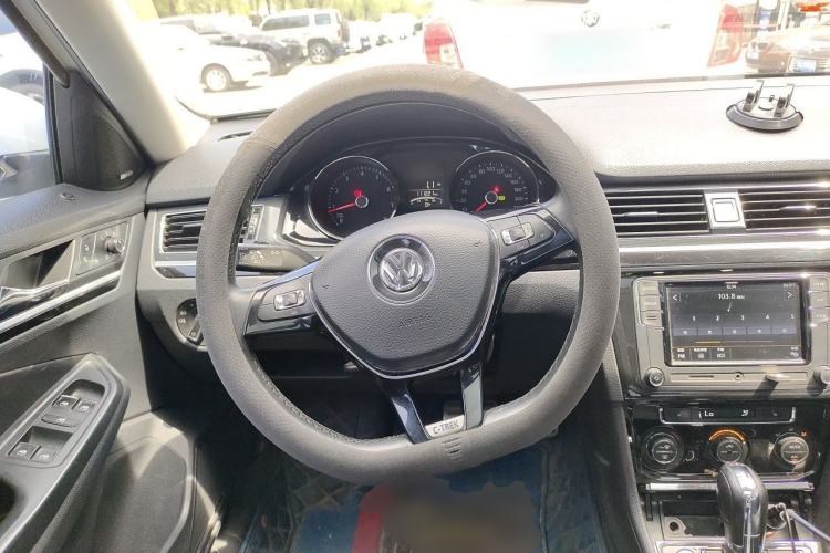 Used Volkswagen C-TREK 2017 230TSI DSG Luxury Model Steering Wheel