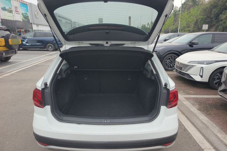 Used Volkswagen C-TREK 2017 230TSI DSG Comfort Version Trunk