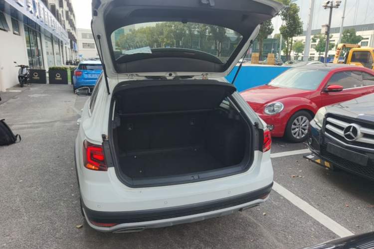 Used Volkswagen C-TREK 2017 1.6L Automatic Comfort Model Trunk