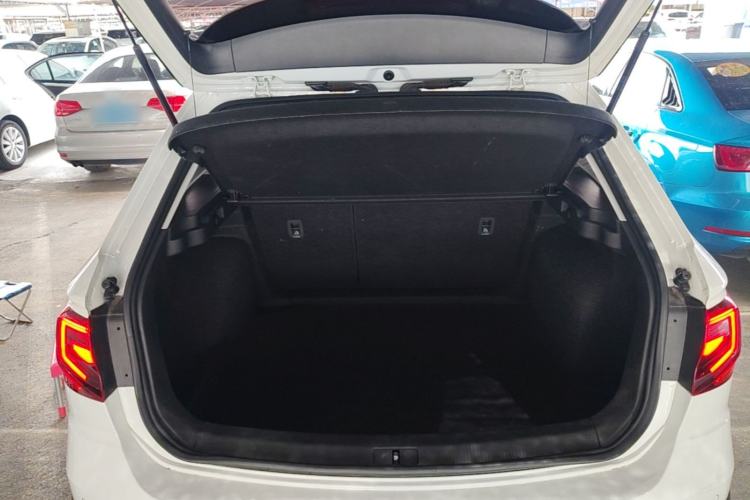 Used Volkswagen C-TREK 2017 230TSI DSG Comfort Version Trunk