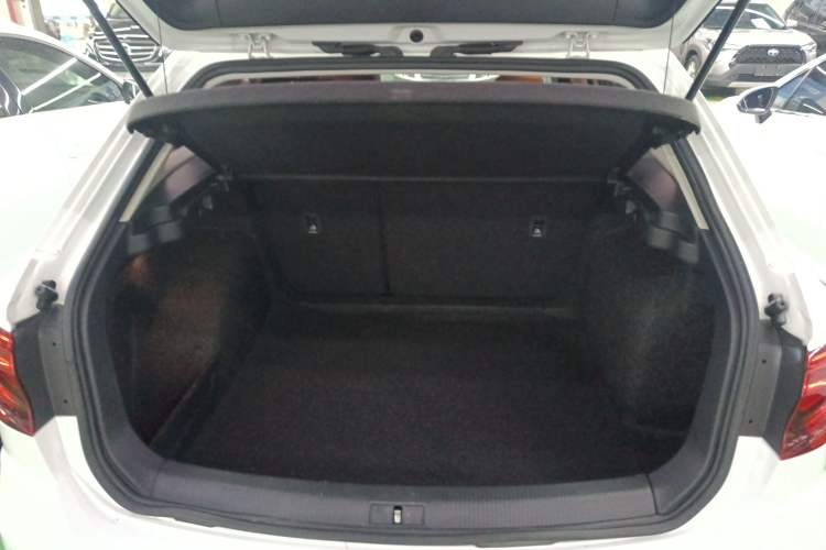 Used Volkswagen C-TREK 2017 230TSI DSG Comfort Version Trunk