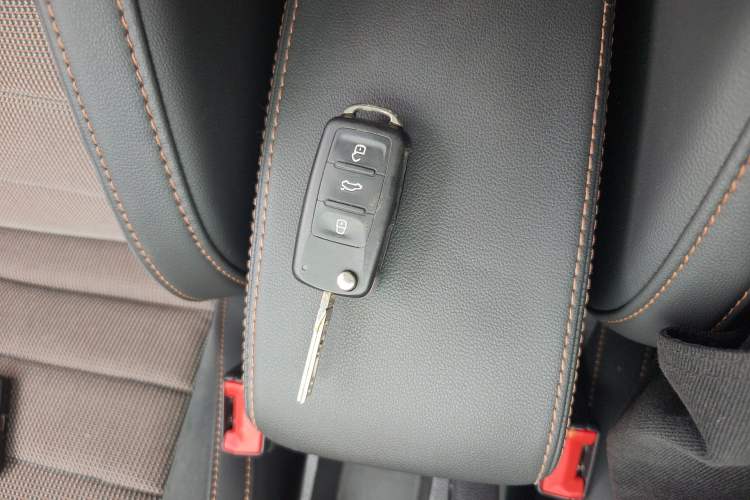 Used Volkswagen C-TREK 2017 230TSI DSG Comfort Version Vehicle Key