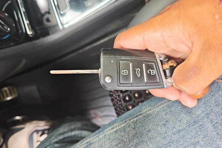 Used Volkswagen C-TREK 2017 230TSI DSG Comfort Version Vehicle Key