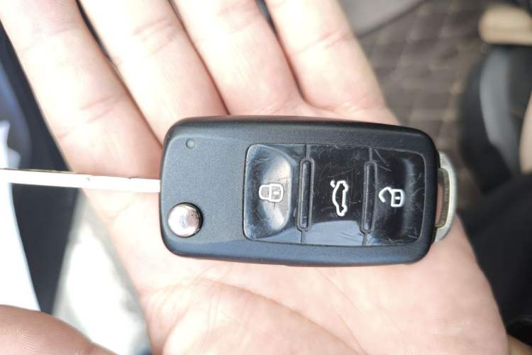 Used Volkswagen C-TREK 2017 230TSI DSG Comfort Version Vehicle Key
