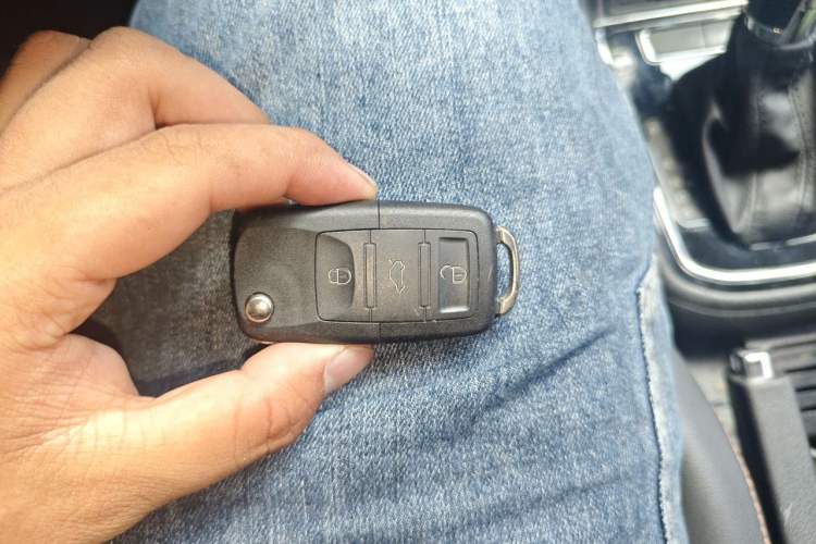 Used Volkswagen C-TREK 2017 230TSI DSG Comfort Version Vehicle Key