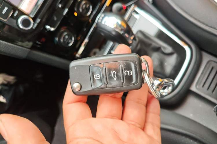 Used Volkswagen C-TREK 2017 230TSI DSG Luxury Model Vehicle Key