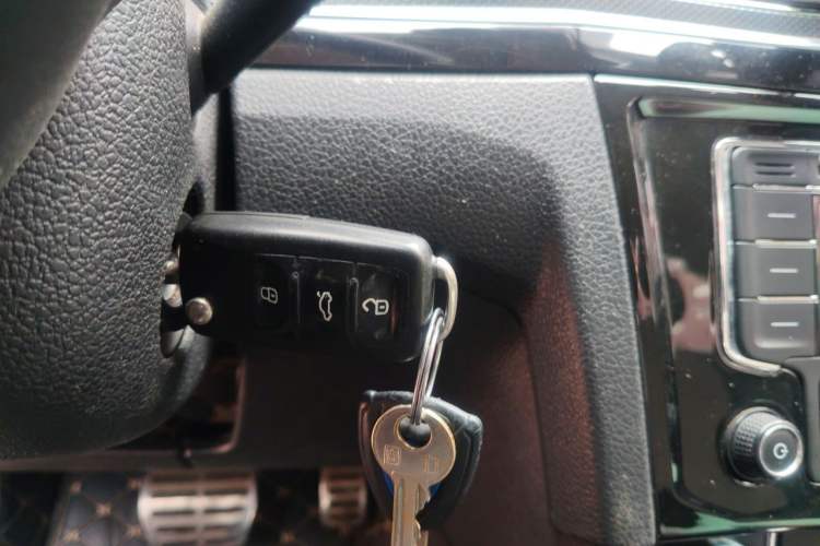 Used Volkswagen C-TREK 2017 230TSI DSG Comfort Version Vehicle Key