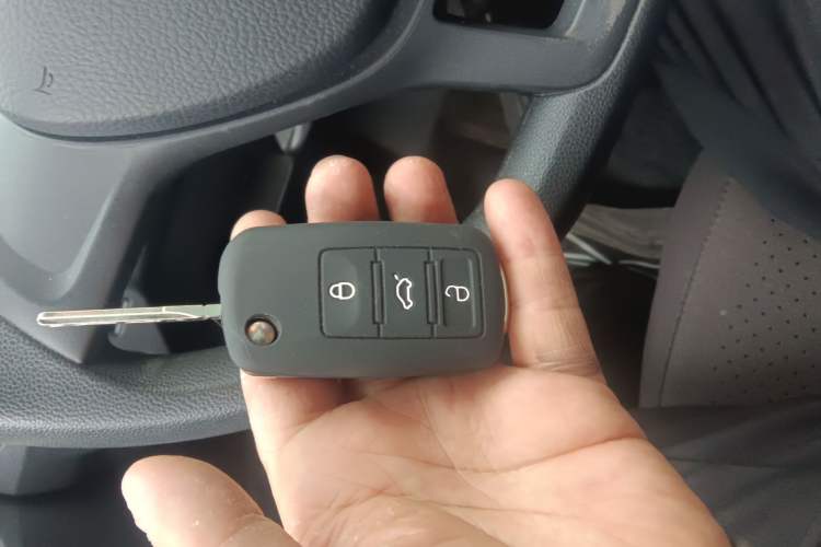 Used Volkswagen C-TREK 2017 230TSI DSG Comfort Version Vehicle Key