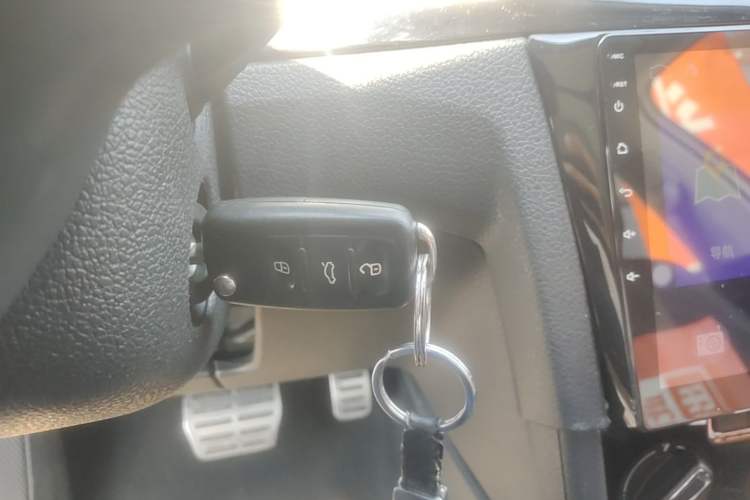 Used Volkswagen C-TREK 2017 1.6L Automatic Comfort Model Vehicle Key