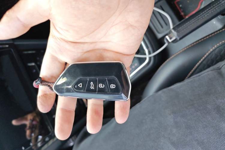 Used Volkswagen C-TREK 2017 230TSI DSG Luxury Model Vehicle Key