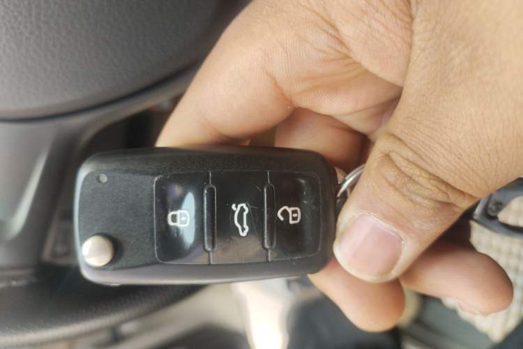 Used Volkswagen C-TREK 2017 230TSI DSG Comfort Version Vehicle Key