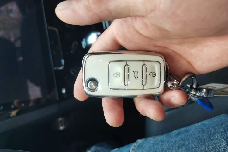 Used Volkswagen C-TREK 2017 230TSI DSG Comfort Version Vehicle Key