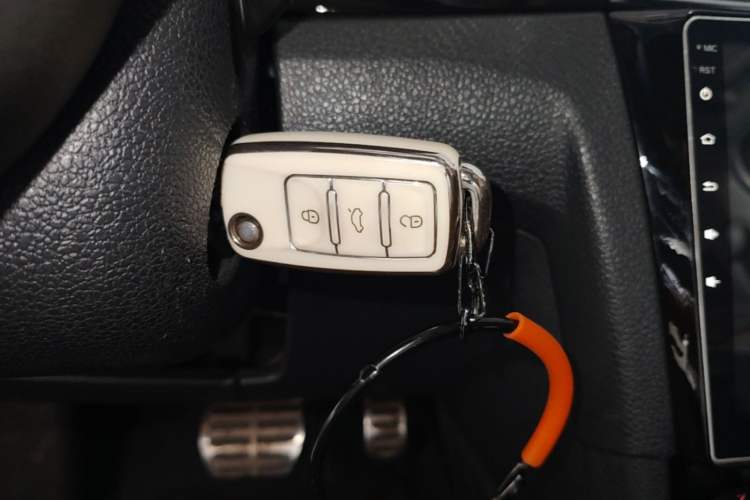 Used Volkswagen C-TREK 2017 230TSI DSG Comfort Version Vehicle Key
