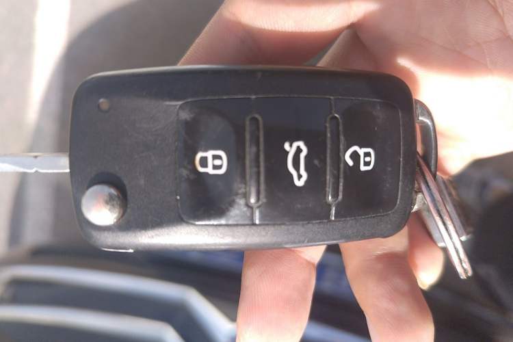 Used Volkswagen C-TREK 2017 1.6L Automatic Comfort Model Vehicle Key