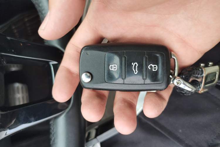 Used Volkswagen C-TREK 2017 230TSI DSG Comfort Version Vehicle Key