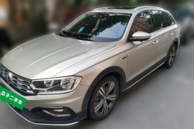 Volkswagen C-TREK 2017 230TSI DSG Luxury Model usata
