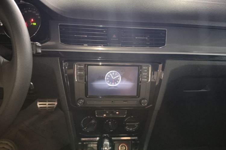Used Volkswagen C-TREK 2017 1.6L Automatic Comfort Model Audio And AC Panel