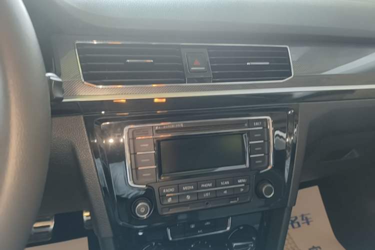 Used Volkswagen C-TREK 2017 1.6L Automatic Comfort Model Audio And AC Panel