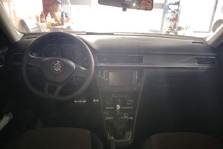 Used Volkswagen C-TREK 2017 1.6L Automatic Comfort Model Center Console