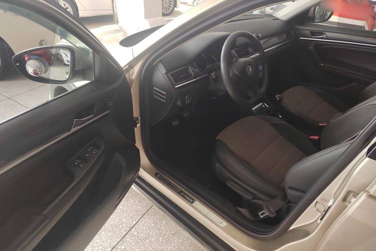 Used Volkswagen C-TREK 2017 1.6L Manual Comfort Model Driver Seat