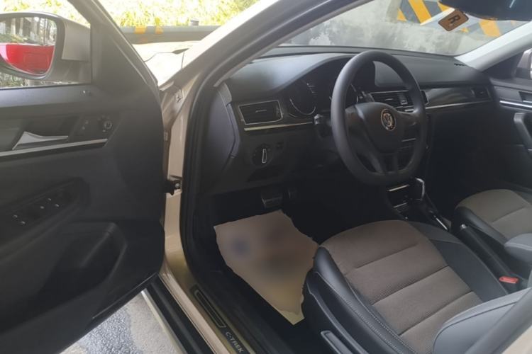 Used Volkswagen C-TREK 2017 1.6L Automatic Comfort Model Driver Seat