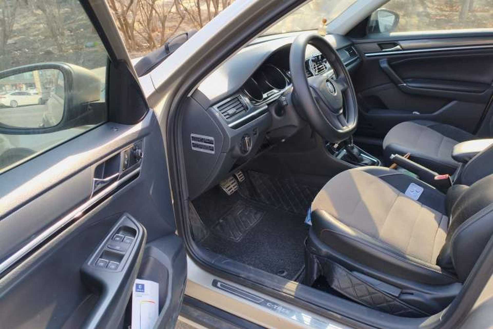 Used Volkswagen C-TREK 2017 1.6L Automatic Comfort Model Driver Seat