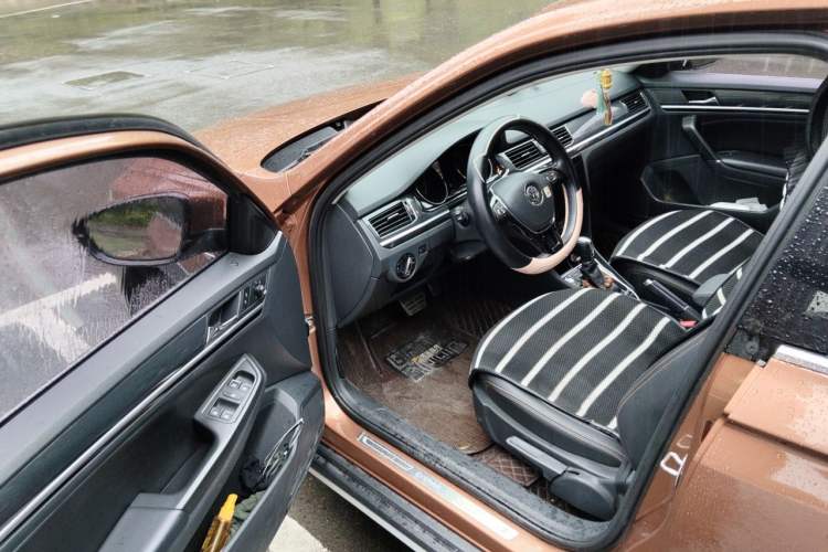 Used Volkswagen C-TREK 2017 230TSI DSG Luxury Model Driver Seat