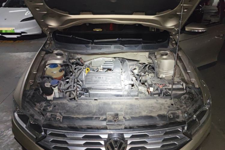 Used Volkswagen C-TREK 2017 230TSI DSG Comfort Version Engine Bay