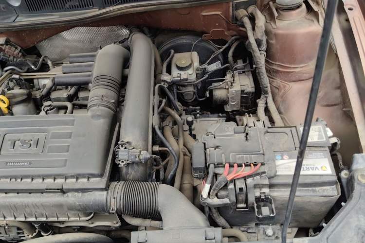 Used Volkswagen C-TREK 2017 230TSI DSG Luxury Model Engine Bay Left