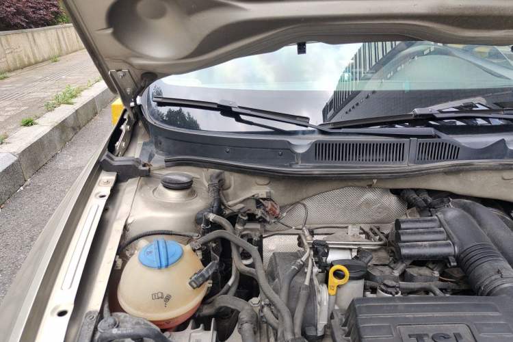 Used Volkswagen C-TREK 2017 1.6L Automatic Comfort Model Engine Bay Right